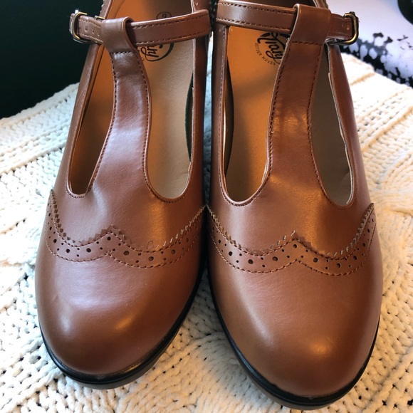 NIB Brown Leather Mary Jane Heels 9 - Picture 3 of 12